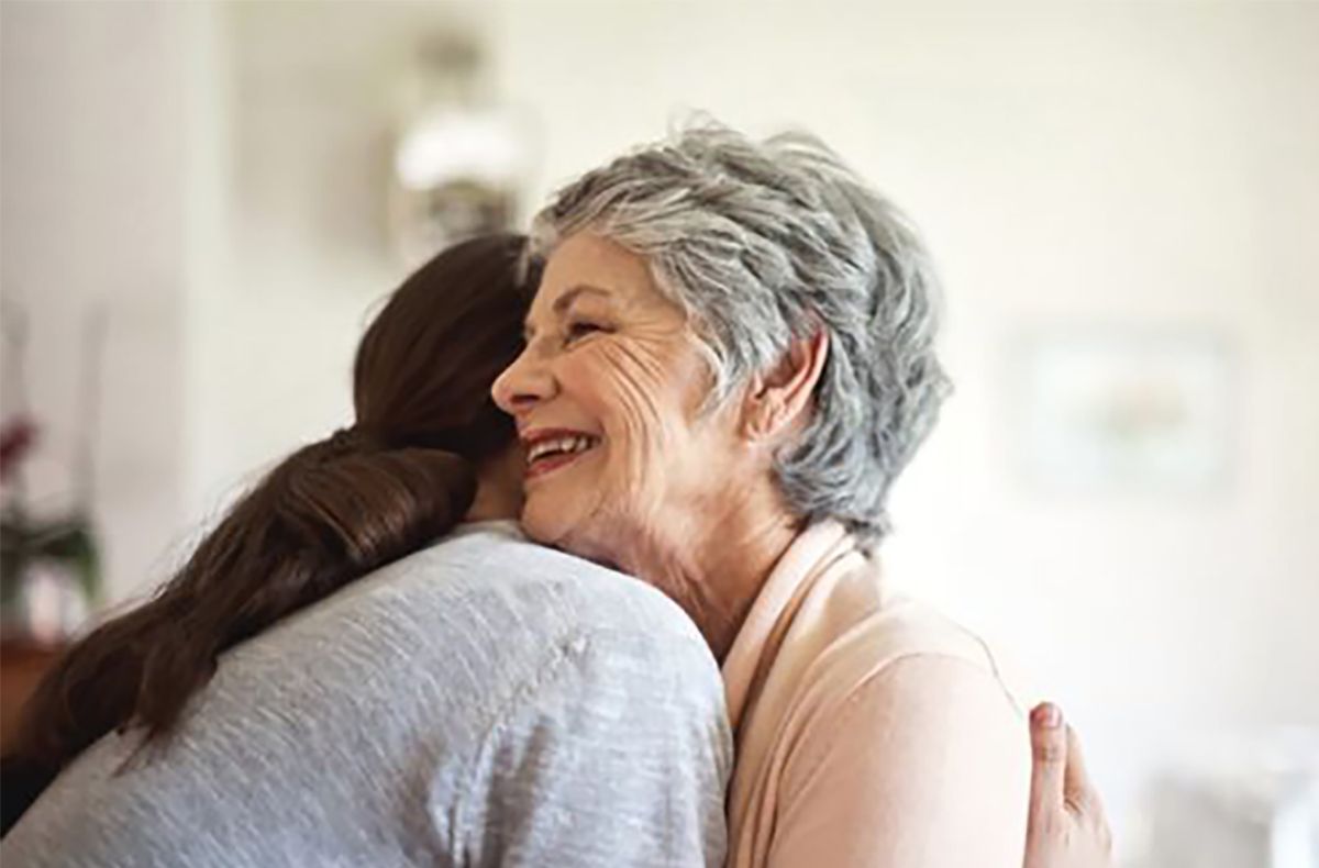 Tips Memilih Perawat Lansia Untuk Orang Tua Demensia